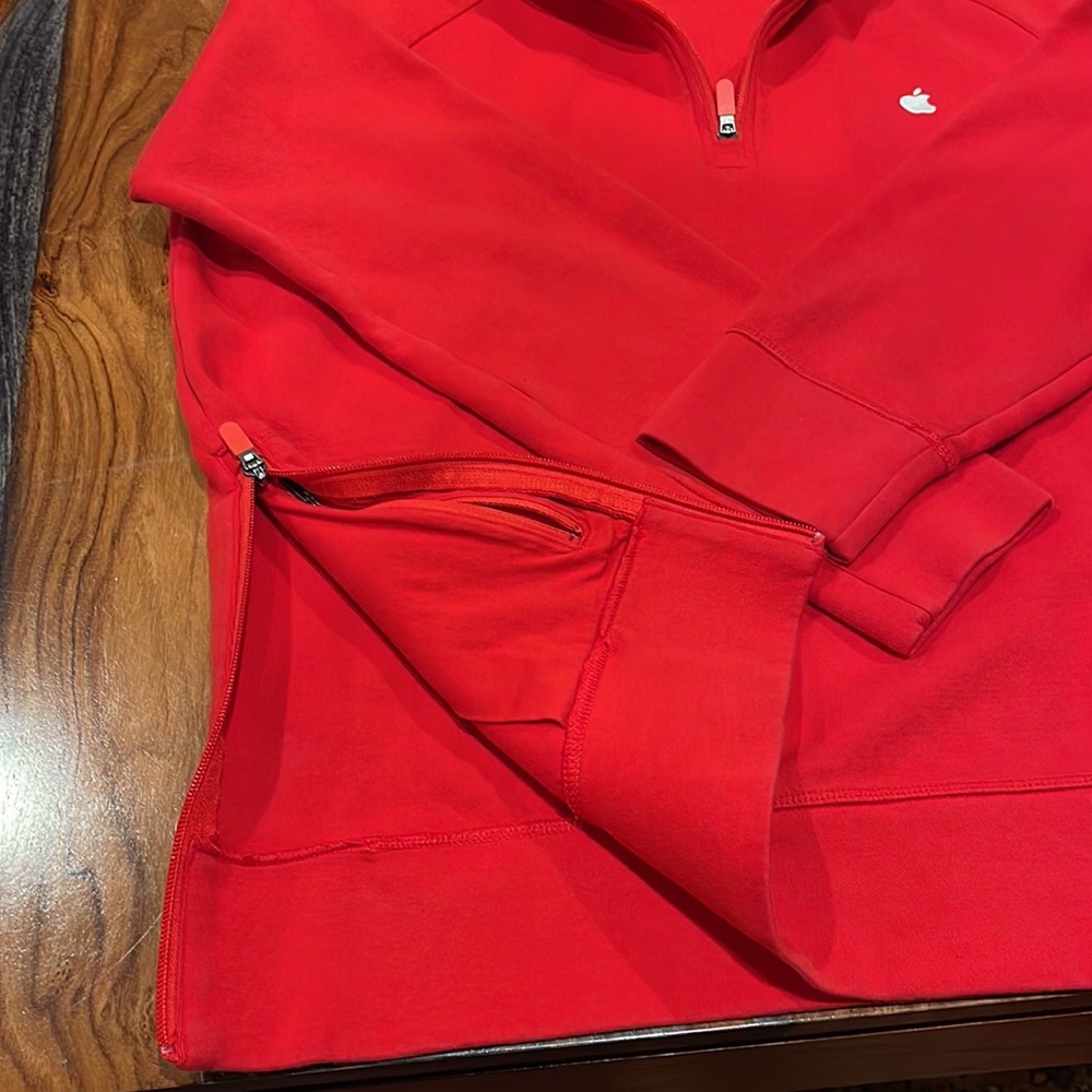 Apple Logo Beautiful Bright Red L/S Sweater. Great condition - Picture 6 of 8